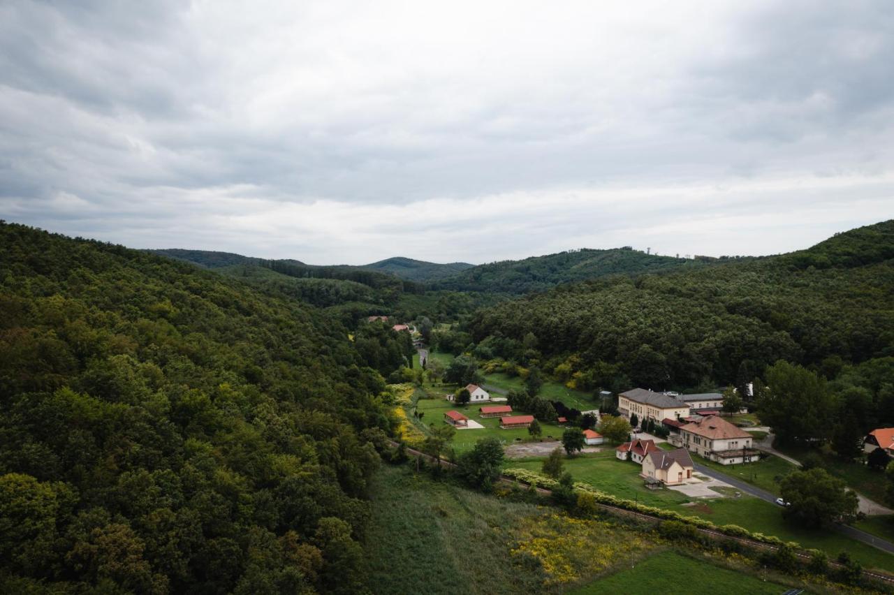 Vidéki vendégház a Bükkben, pezsgőfürdővel. Királd Kültér fotó