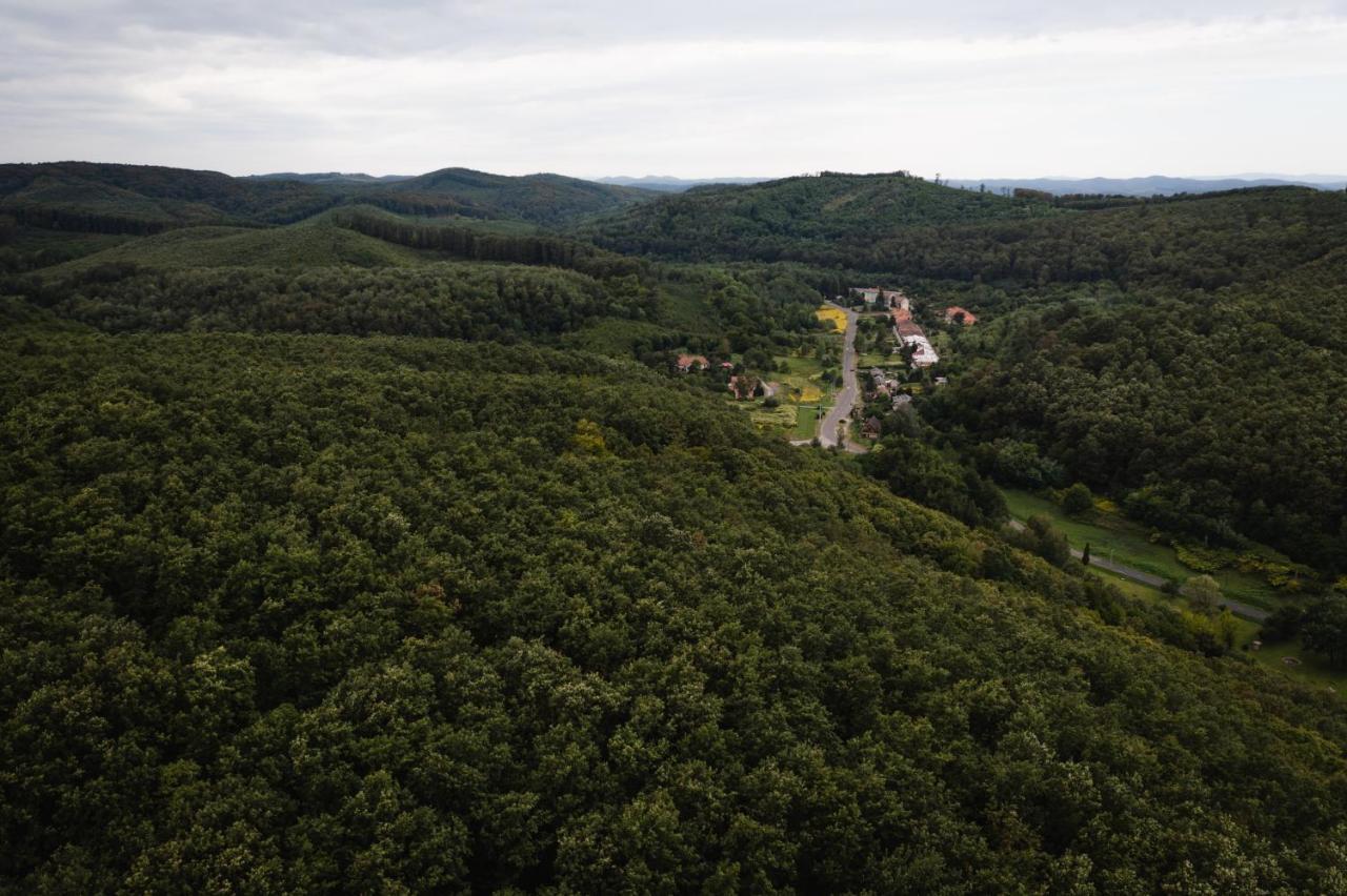Vidéki vendégház a Bükkben, pezsgőfürdővel. Királd Kültér fotó
